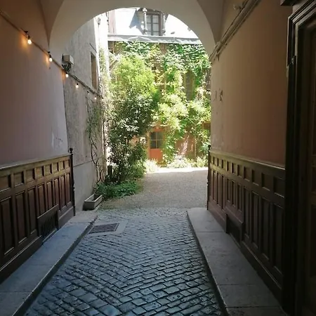 Le Petit Creancey-calme-relax-lovely- Downtown Lägenhet *